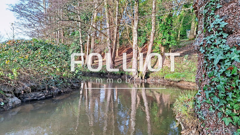 Maison - 235 m² - 10 pièces