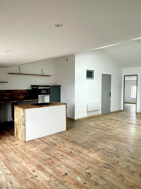 Maison - 850 m² - 35 pièces