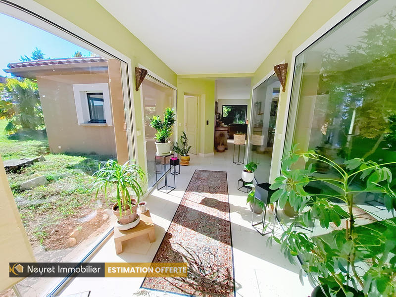 Maison - 308 m² - 10 pièces