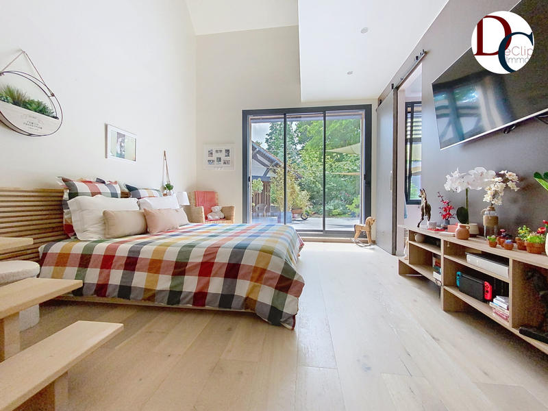 Maison - 500 m² - 12 pièces