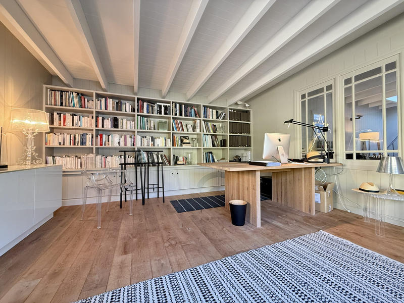 Maison - 218 m² - 7 pièces