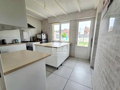 Maison - 97 m² - 6 pièces