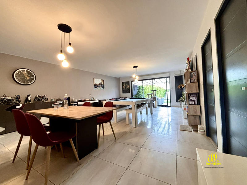 Maison - 179 m² - 7 pièces