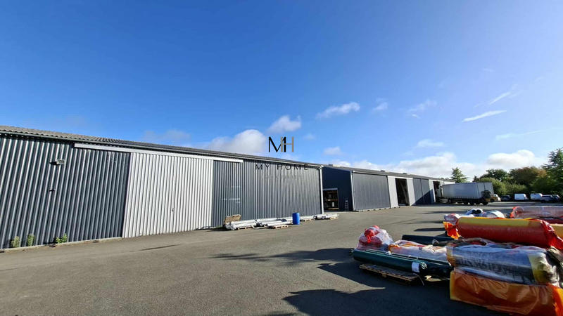 Entrepôt - 1 850 m²