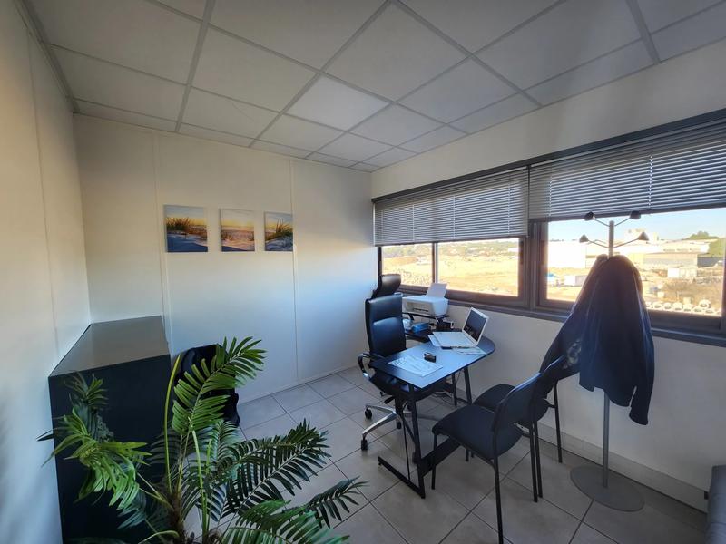 Bureau - 12 m² - 1 pièce