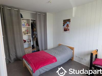 Chambre - 10 m² - 1 pièce