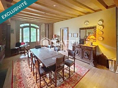 Maison - 410 m² - 11 pièces