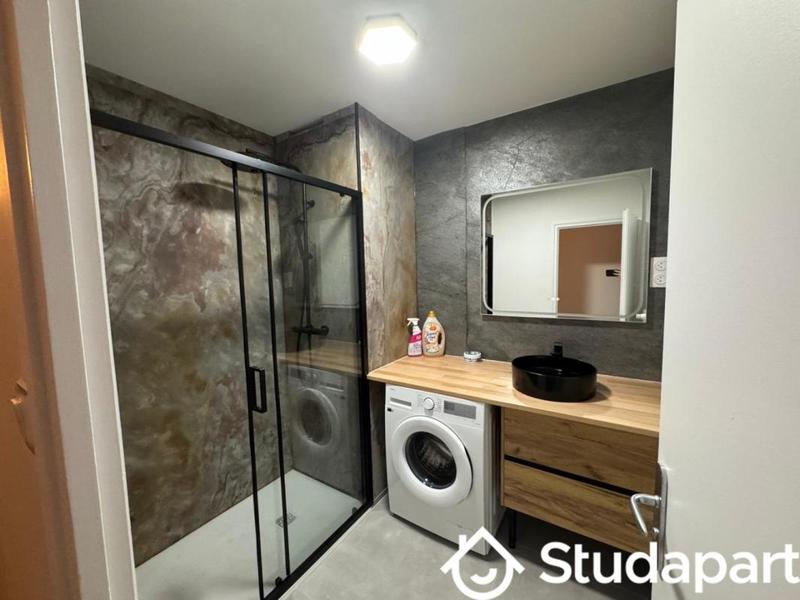 Chambre - 9 m² - 1 pièce