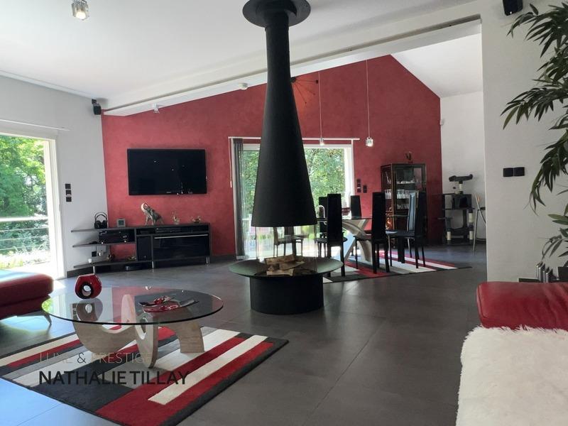 Maison - 201 m² - 7 pièces