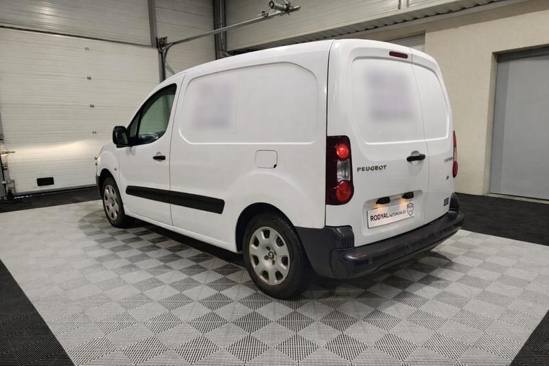 Peugeot Partner (B9) Utilitaire Phase 2 L1 600kg 1.6 Blue HDi Fap Fourgon Etg6 s&amp;S 99 cv Boîte auto