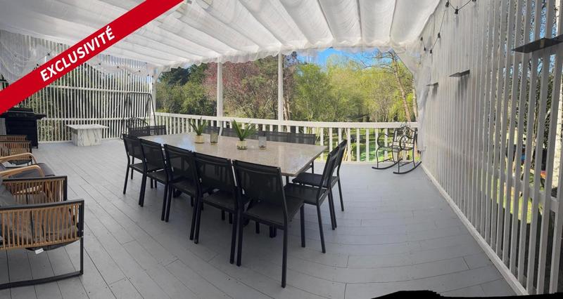 Demeure - 351 m² - 8 pièces