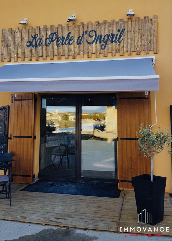 Local commercial - 704 m²