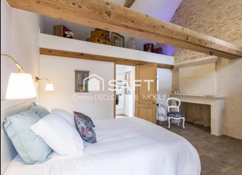 Maison - 360 m² - 10 pièces