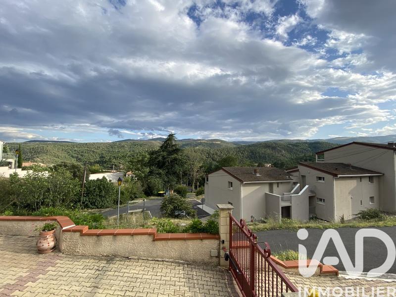 Maison - 98 m² - 5 pièces