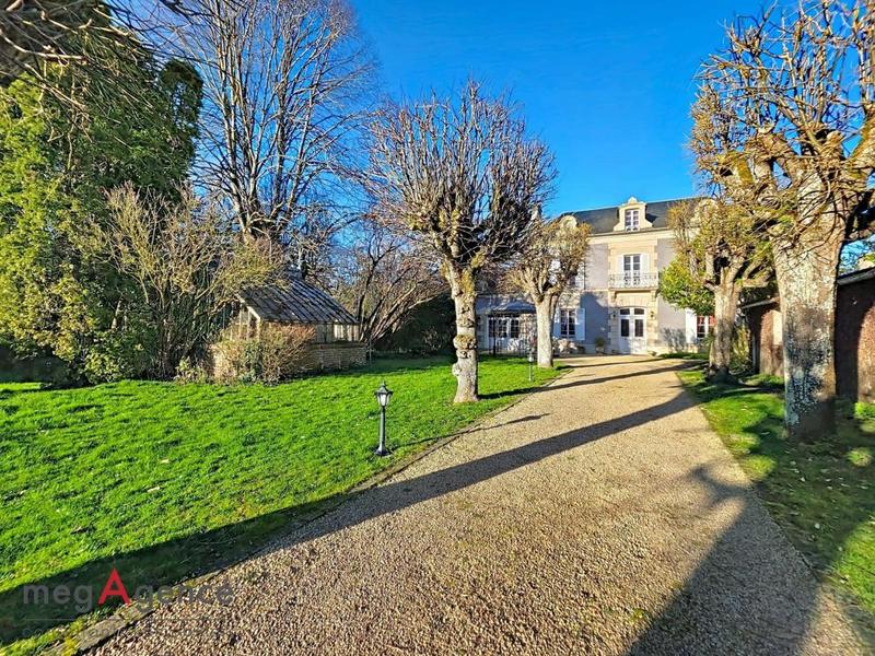 Maison - 200 m² - 10 pièces