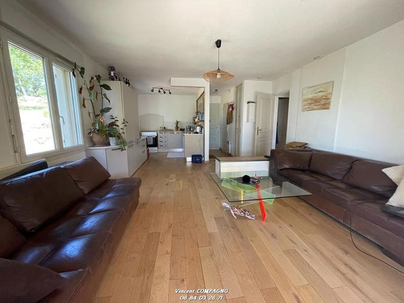 Maison - 210 m² - 10 pièces