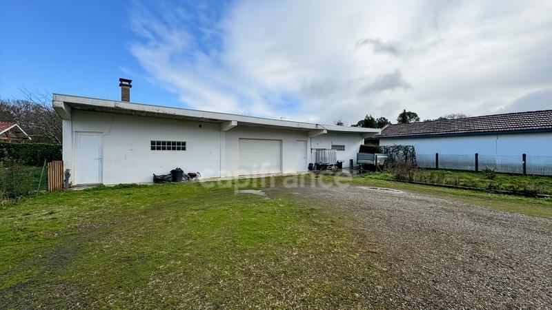 Maison - 99 m² - 5 pièces