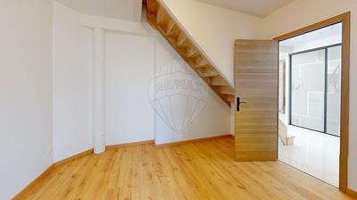 Maison - 182 m² - 7 pièces