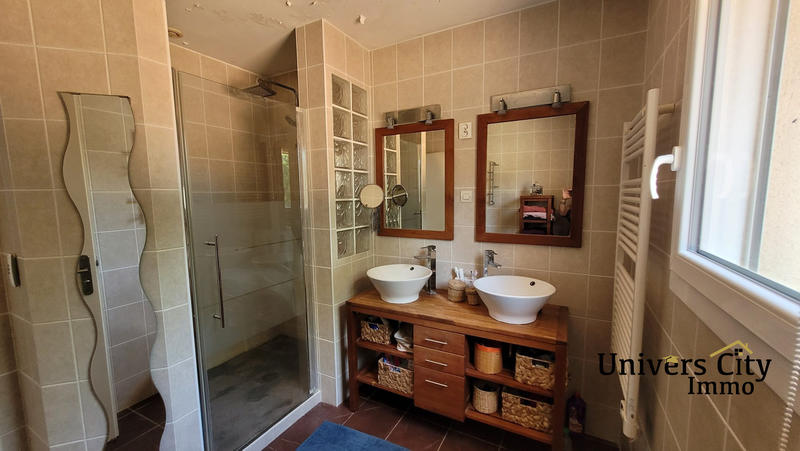 Maison traditionnelle - 160 m² - 6 pièces