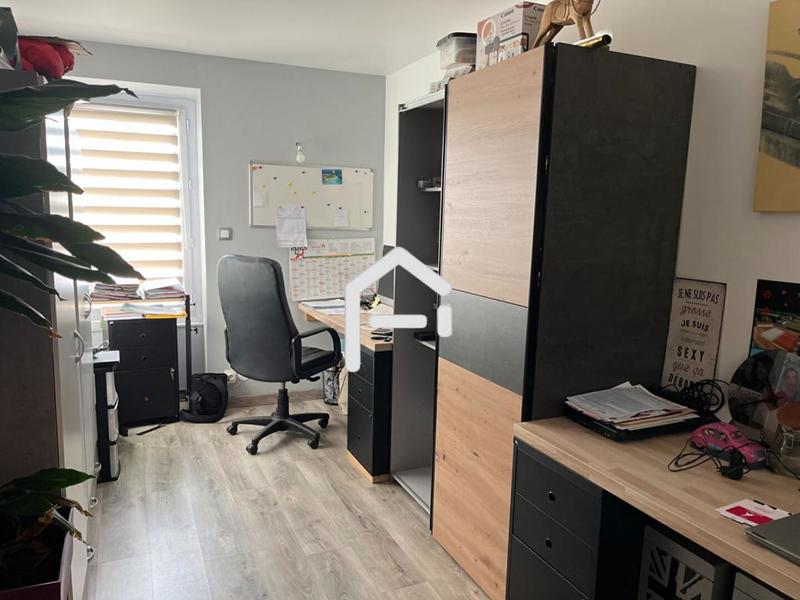 Maison - 2 150 m² - 7 pièces