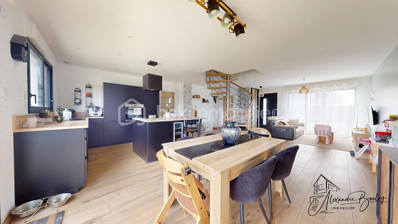 Maison traditionnelle - 140 m² - 6 pièces