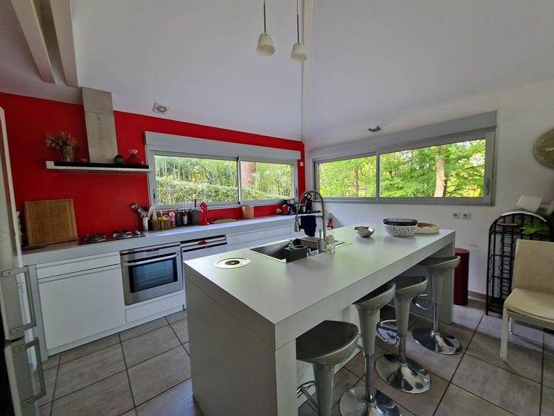 Maison - 140 m² - 5 pièces