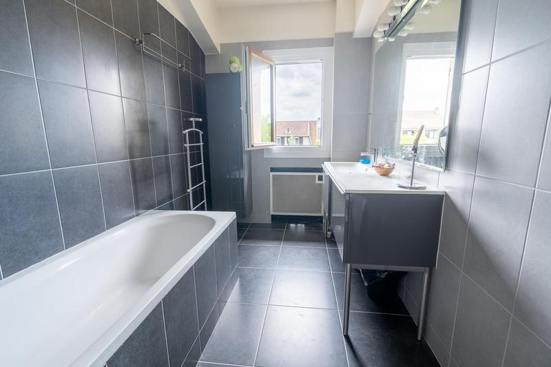 Maison - 195 m² - 8 pièces