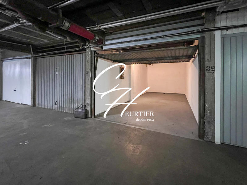 Parking / Garage - 16 m²