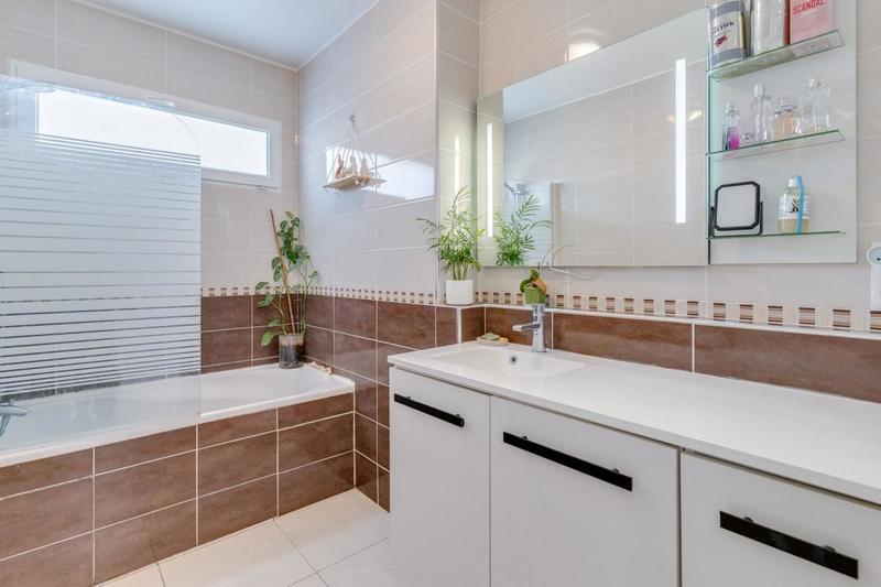 Appartement - 81 m² - 3 pièces