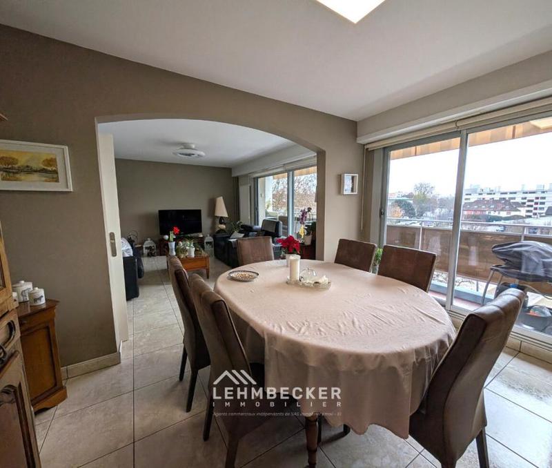 Appartement - 99 m² - 5 pièces