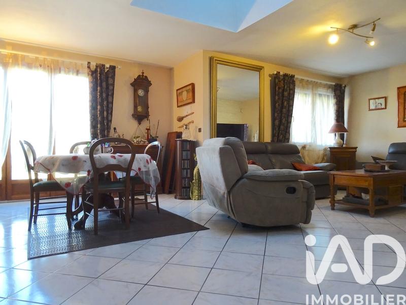 Maison - 97 m² - 5 pièces