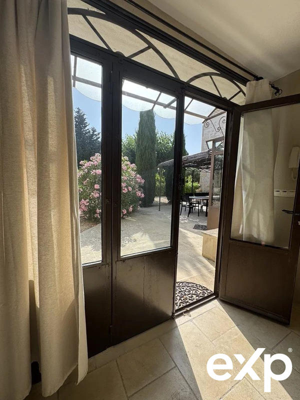 Maison - 300 m² - 7 pièces