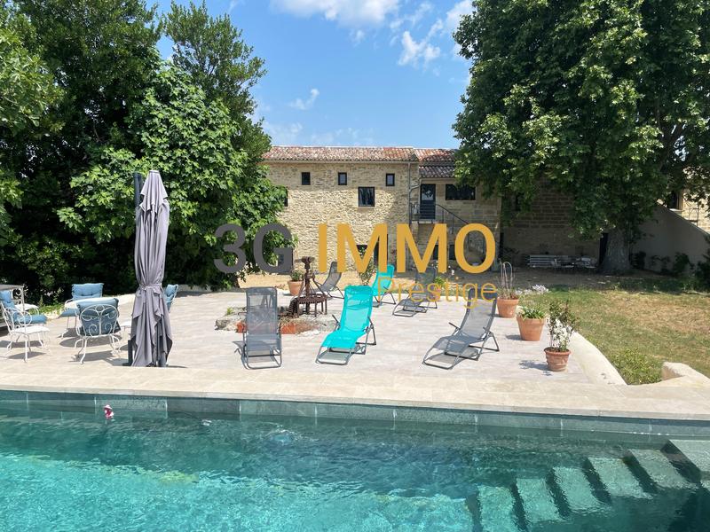 Corps de ferme - 198 m² - 9 pièces