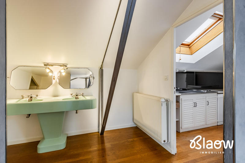 Maison - 450 m² - 10 pièces