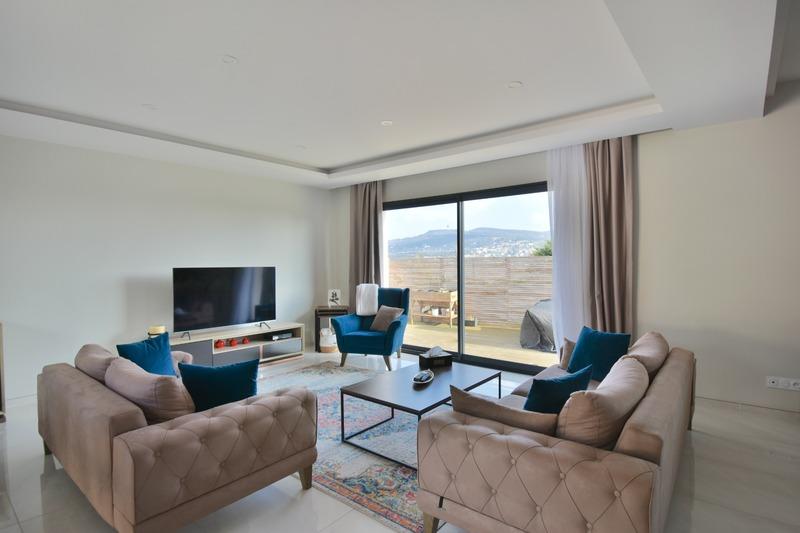 Maison - 151 m² - 6 pièces