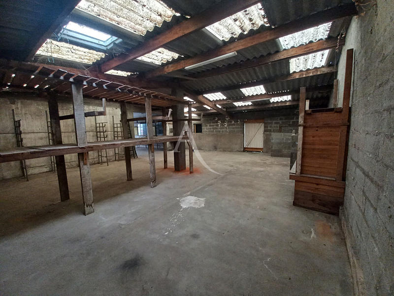 Local d'activité / Entrepôt - 222 m²