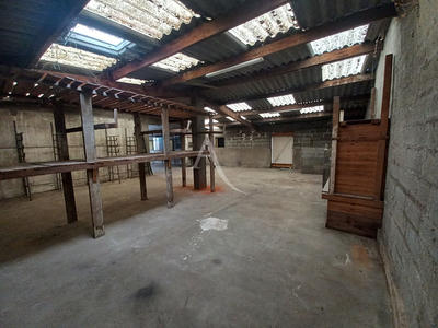 Local d'activité / Entrepôt - 222 m²