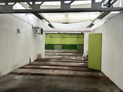 Local commercial - 402 m² - 7 pièces