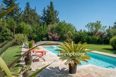 Maison - 270 m² - 6 pièces