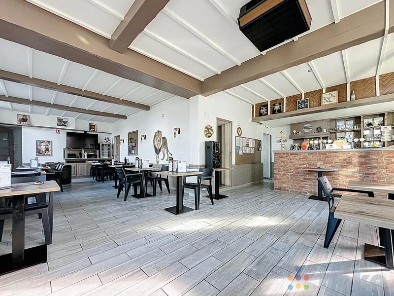 Local commercial - 338 m²