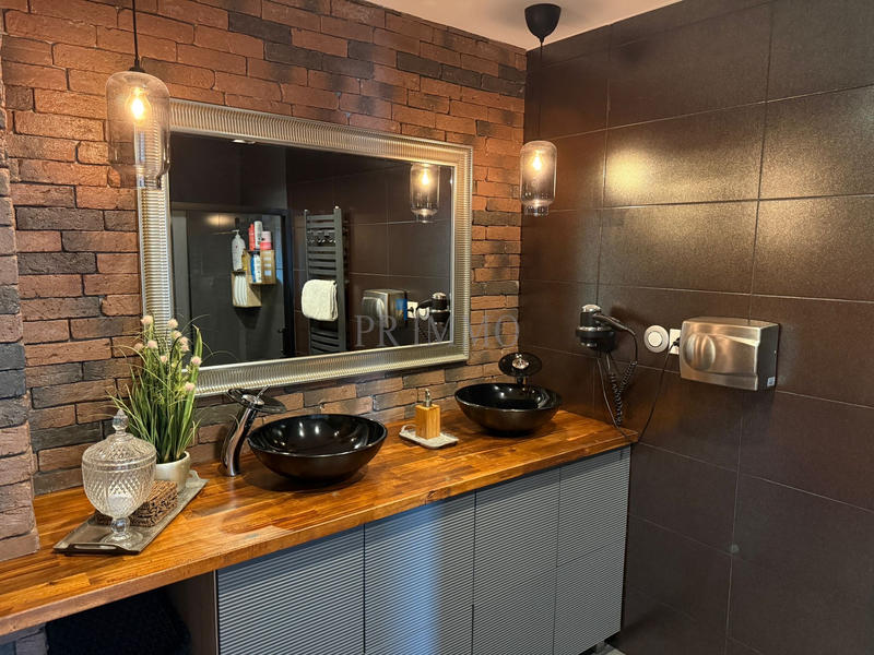 Maison - 163 m² - 7 pièces