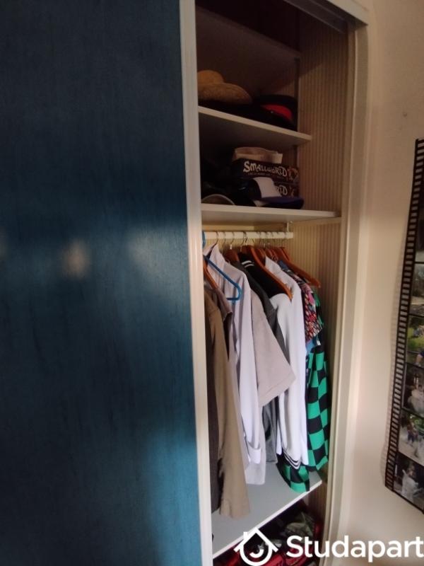 Chambre - 140 m² - 1 pièce