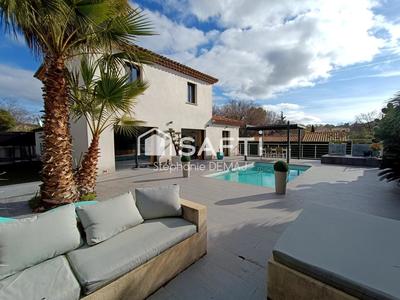 Villa - 212 m² - 5 pièces