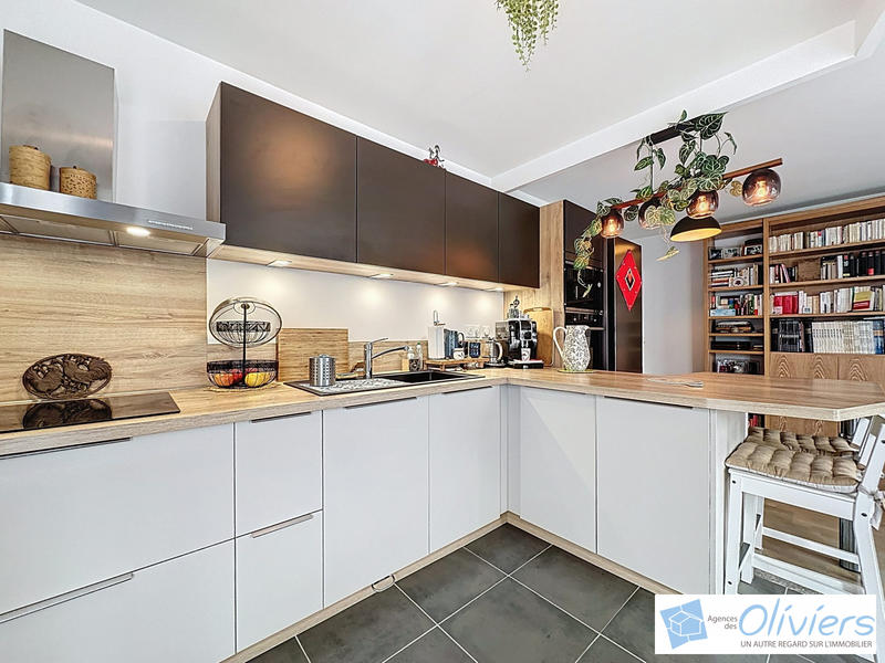 Appartement - 83 m² - 4 pièces