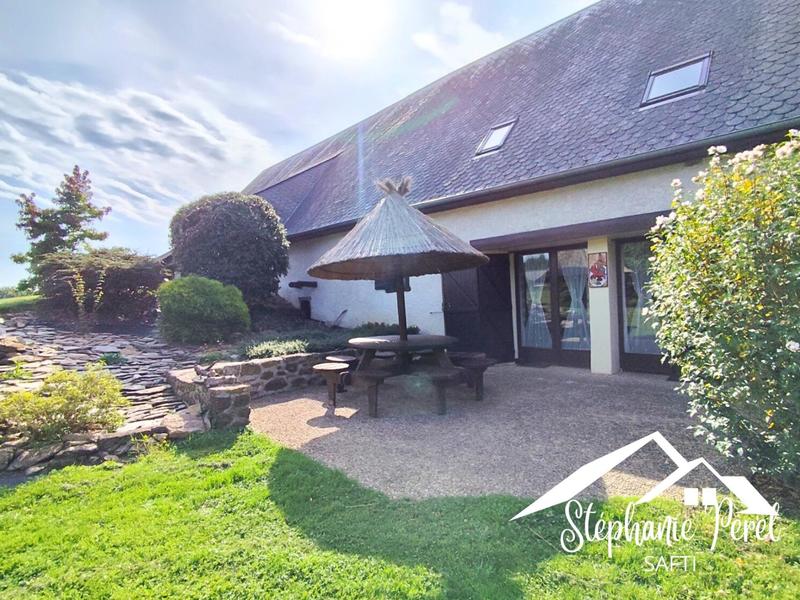 Maison - 210 m² - 6 pièces