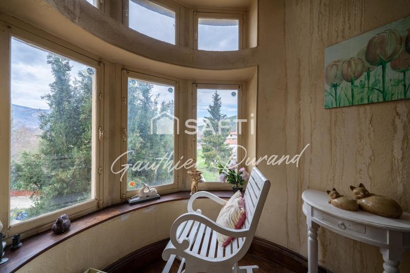 Maison - 421 m² - 14 pièces