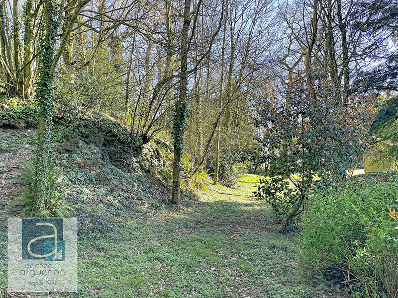 Maison - 250 m² - 8 pièces