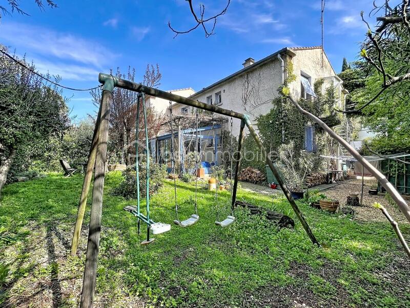 Maison - 180 m² - 6 pièces