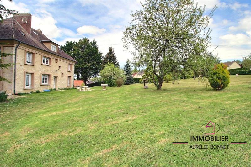 Maison - 275 m² - 14 pièces