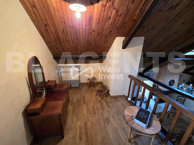 Maison - 252 m² - 7 pièces